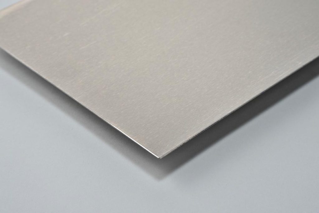 Chọn Bàn Inox 304 Hay 201: So Sánh Chi Tiết Để Tiết Kiệm