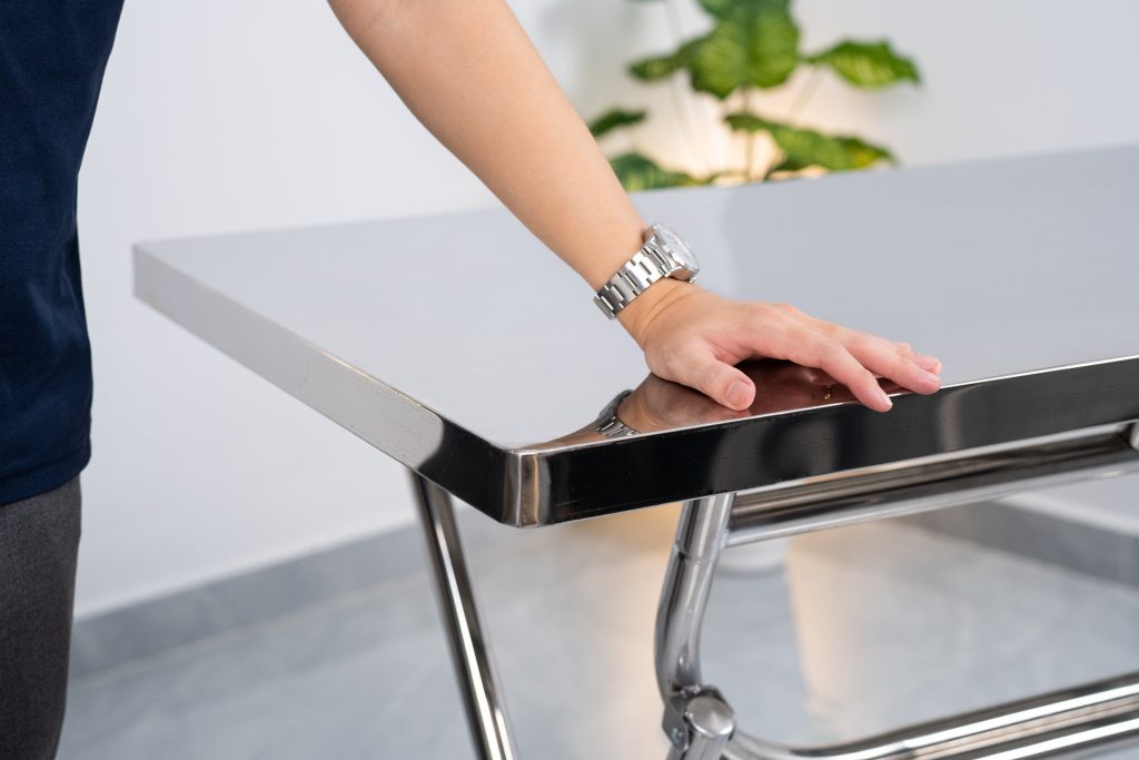 Kinh nghiệm mua bàn inox và 5 lỗi thường gặp phải