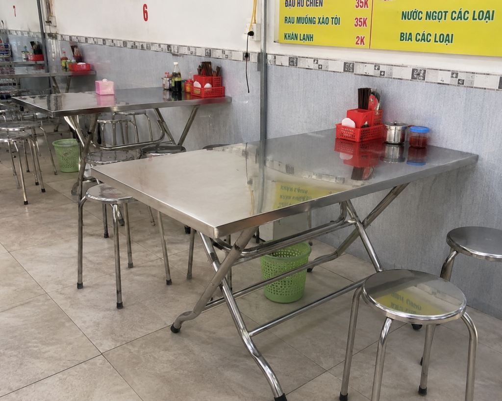 Kinh nghiệm mua bàn inox và 5 lỗi thường gặp phải