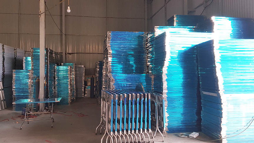 Tối Ưu Không Gian Với Bàn Inox Gấp Gọn Quán Ăn