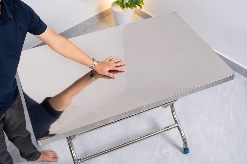 Tối Ưu Không Gian Với Bàn Inox Gấp Gọn Quán Ăn
